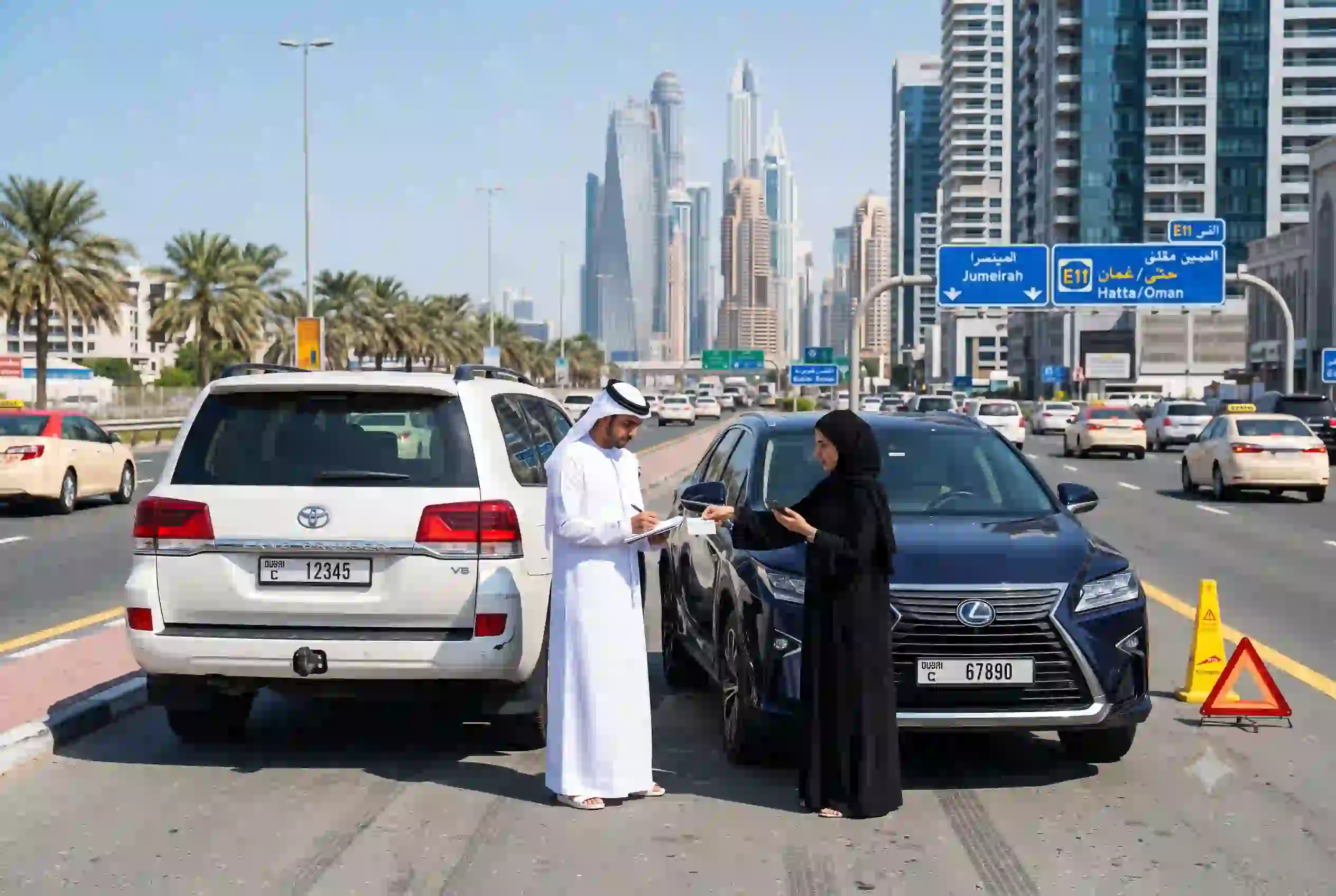Drivers handling minor accident under third party car insurance UAE